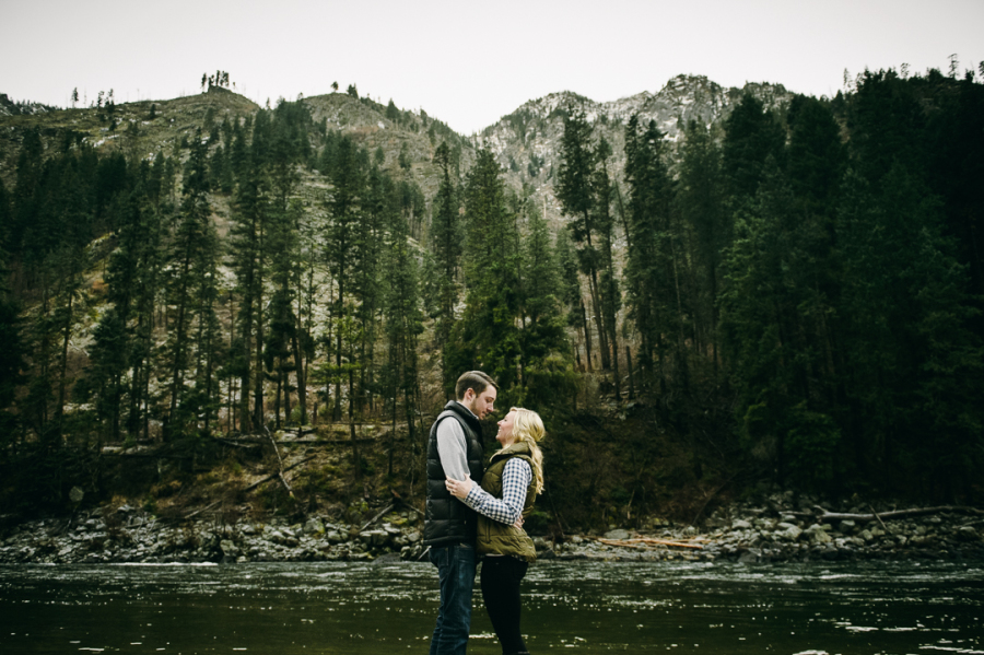 13-leavenworth-snowy-mountains-and-river-engagement