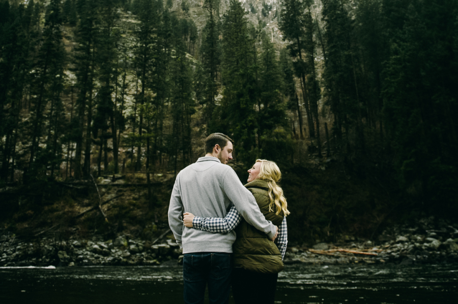 21-cute-forest-engagement