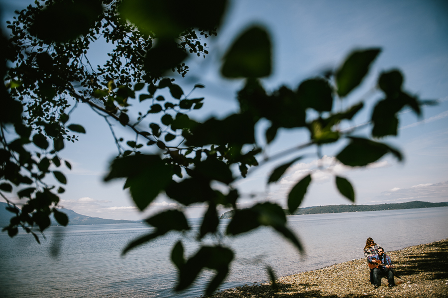 3-scenic-beach-camping-engagement-session