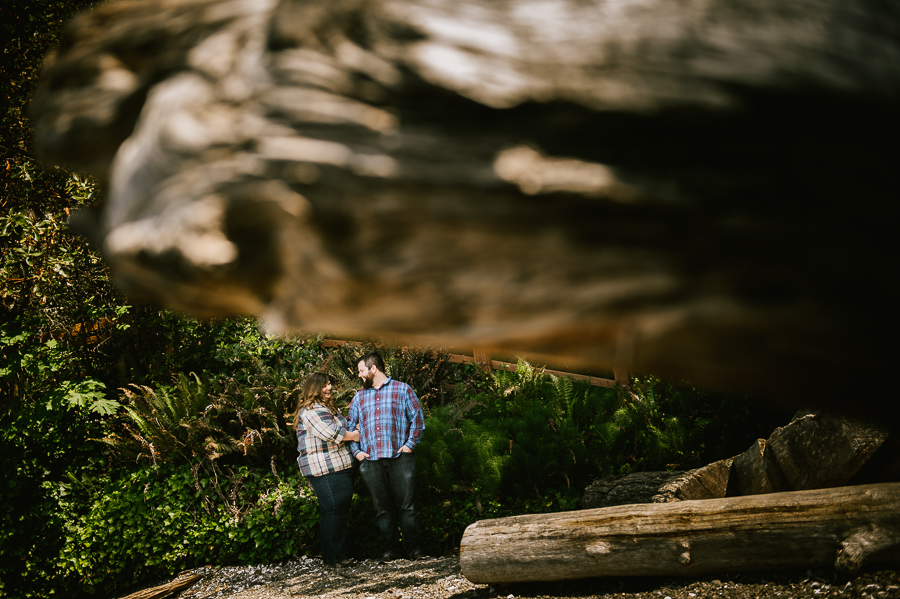 6-scenic-beach-camping-engagement-session