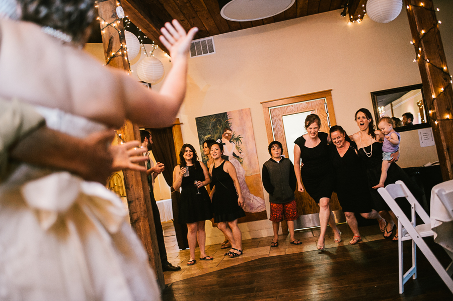 troutdale-house-wedding-photojournalism-43