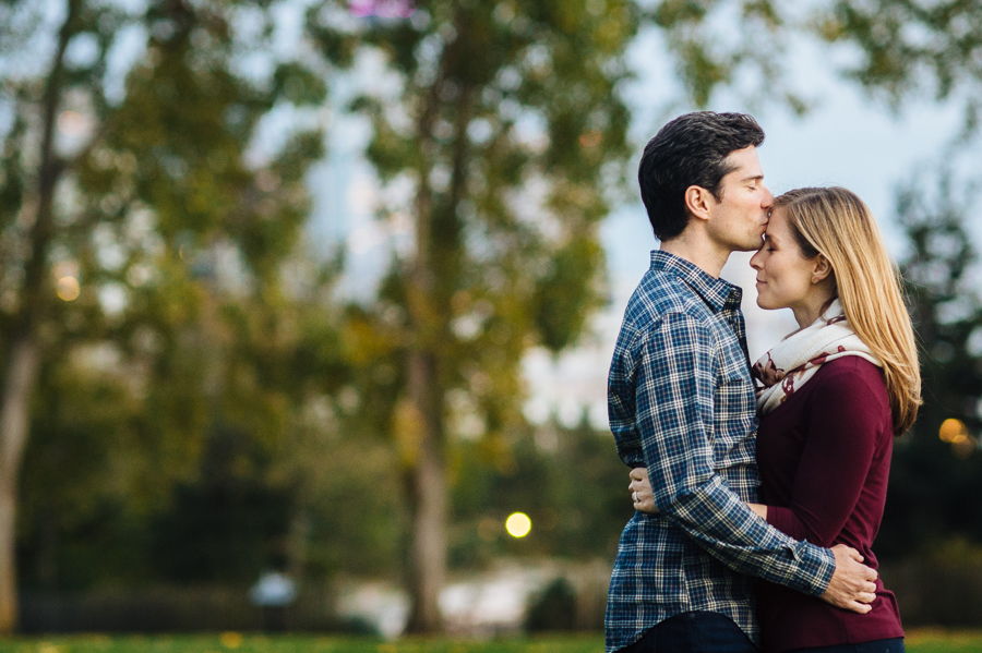 olympic-sculpture-park-fall-engagement-session-11