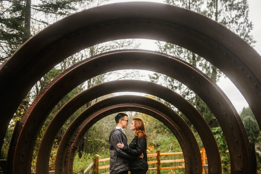 snoqualmie-falls-fall-rainy-engagement-session-16