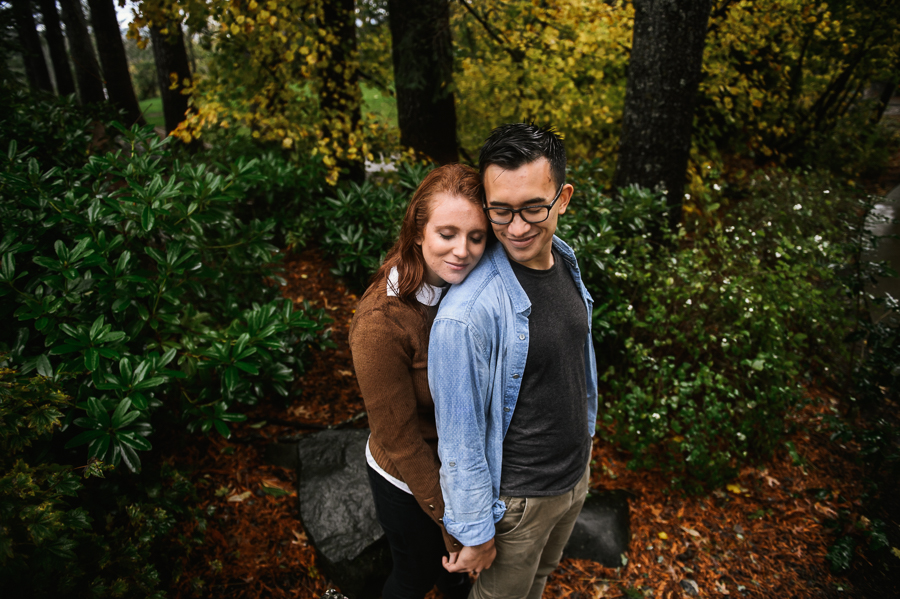 snoqualmie-falls-fall-rainy-engagement-session-4