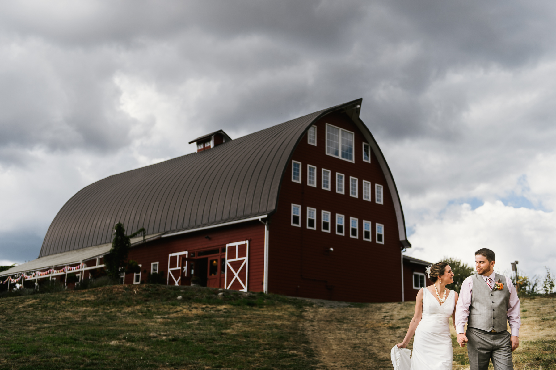 red-barn-studio-wedding-chehalis-washington-11