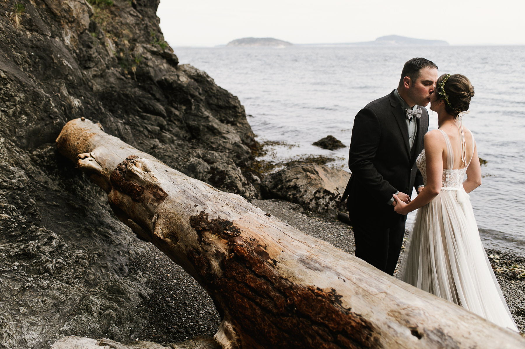 san juan island wedding moment