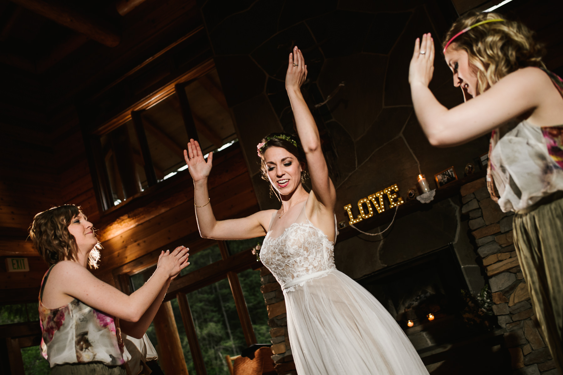 lake dale resort wedding reception dancing