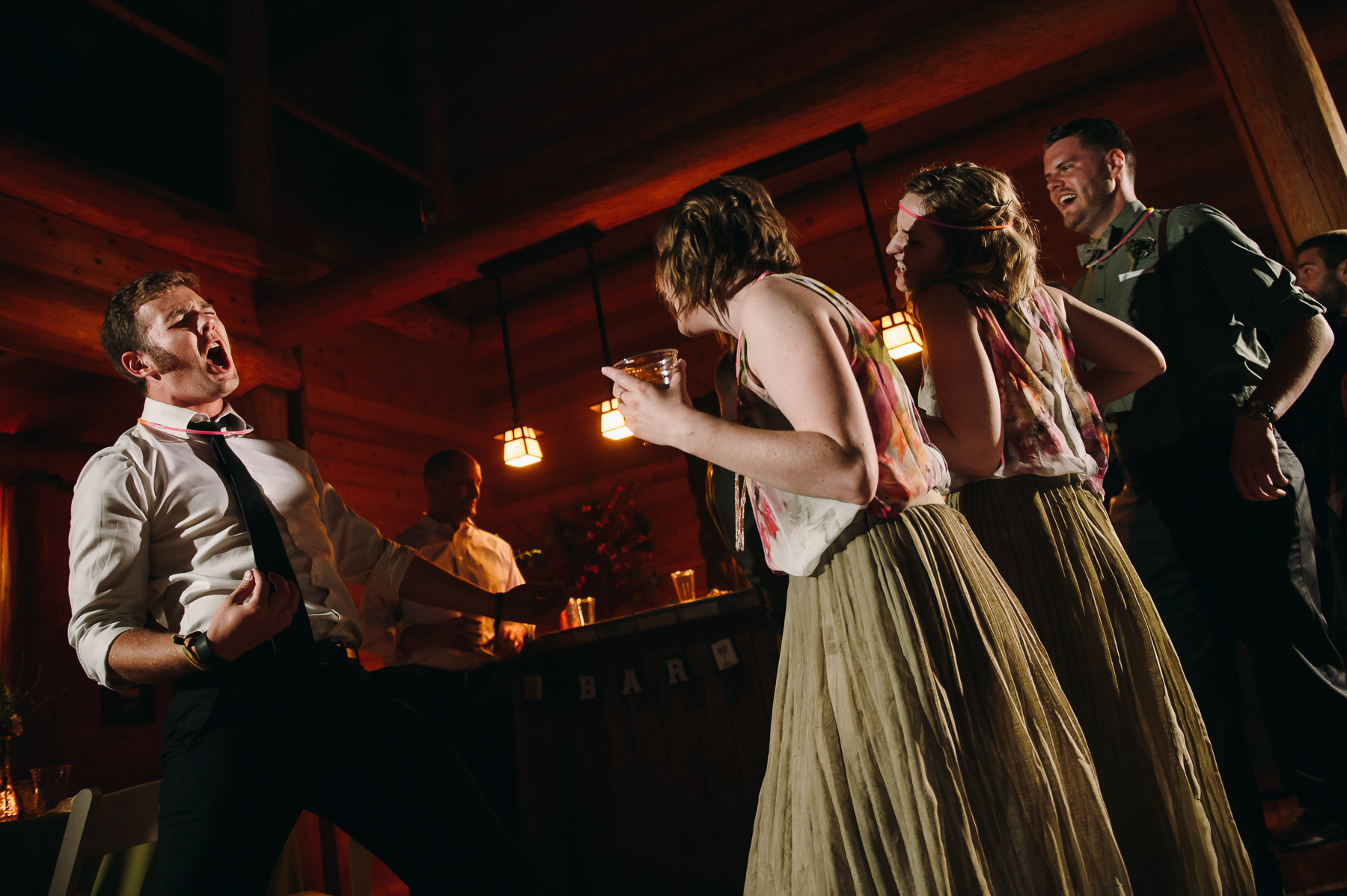 lake dale resort wedding guests dancing