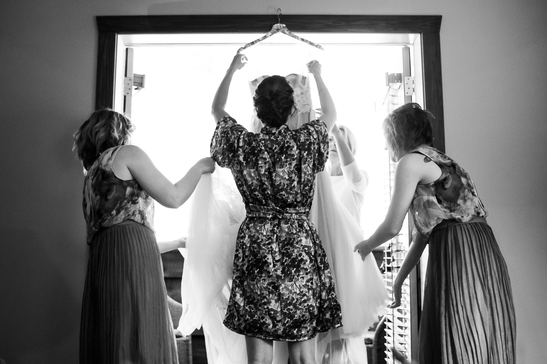 bride getting in dress at lakedale resort