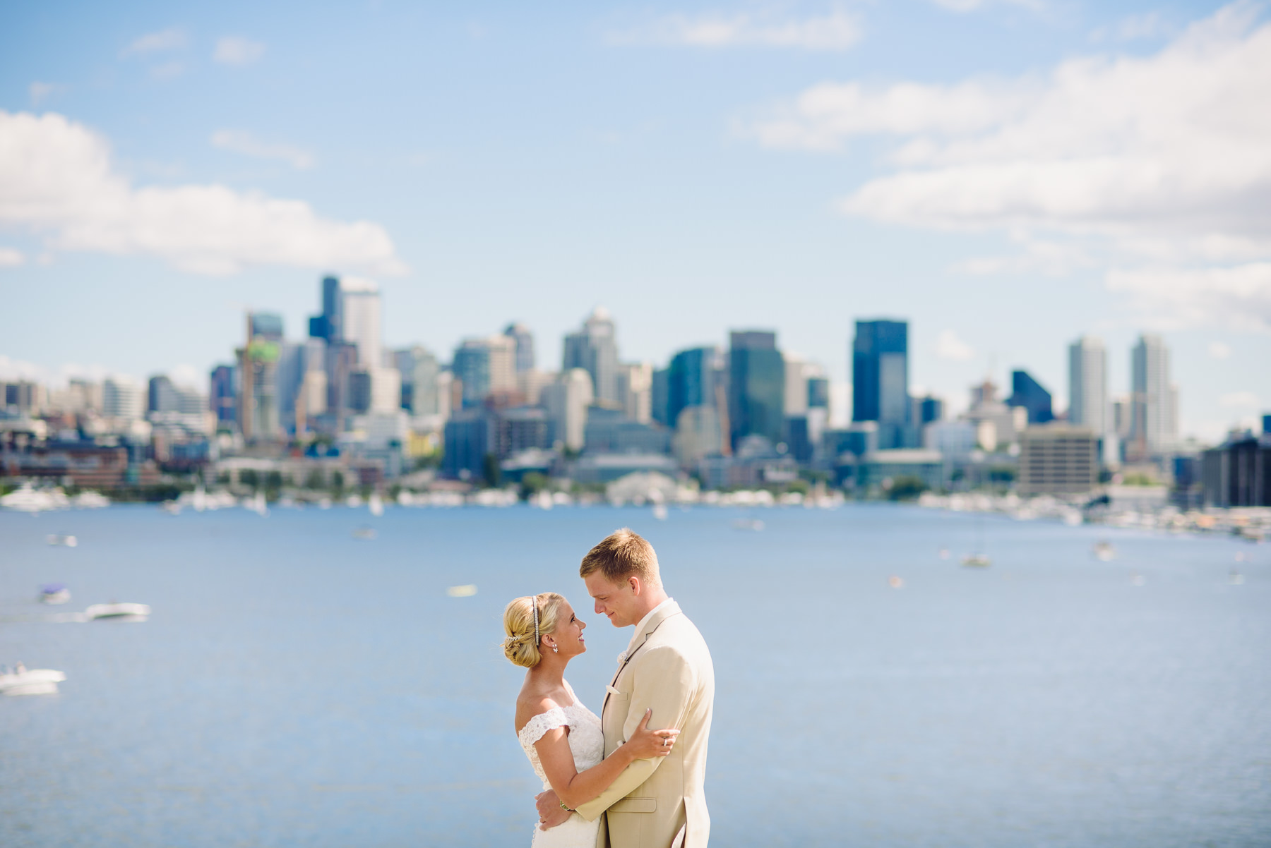 seattle skyline wedding photos