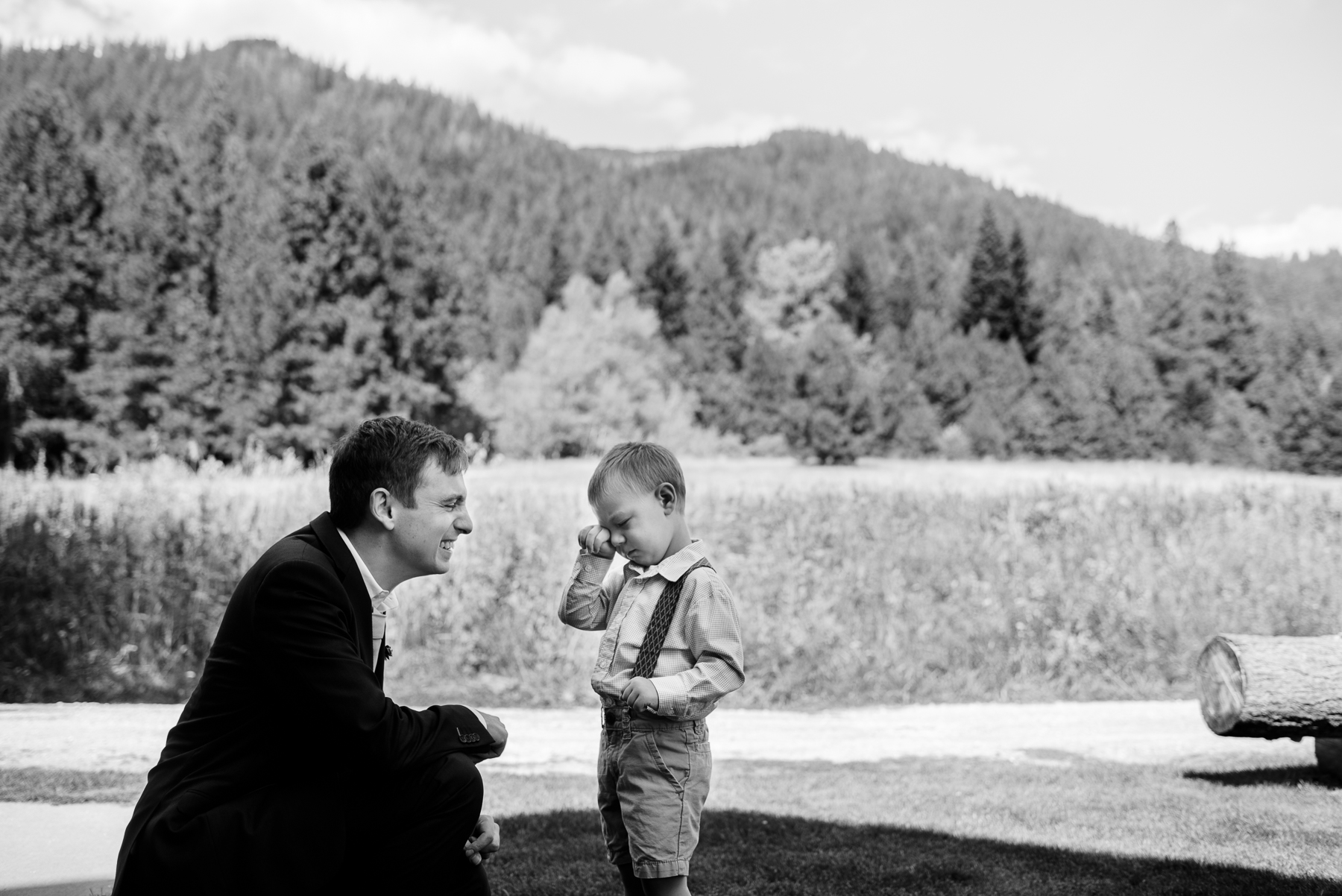 groom and ring bearer 