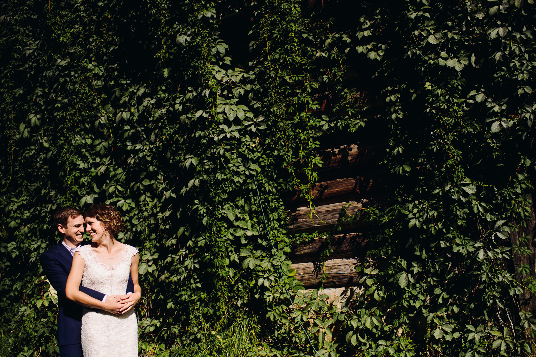 brown family homestead wedding portraits