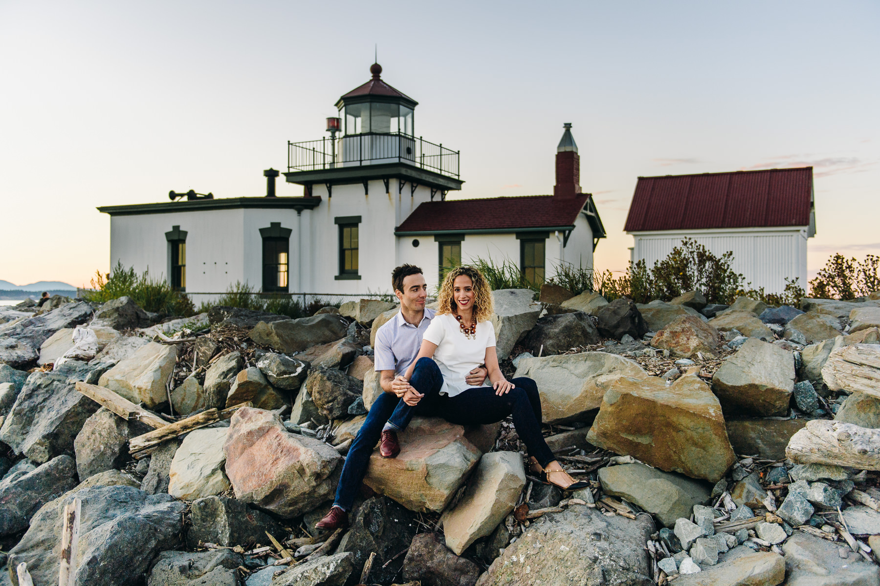 discovery park lighthouse engagement photos