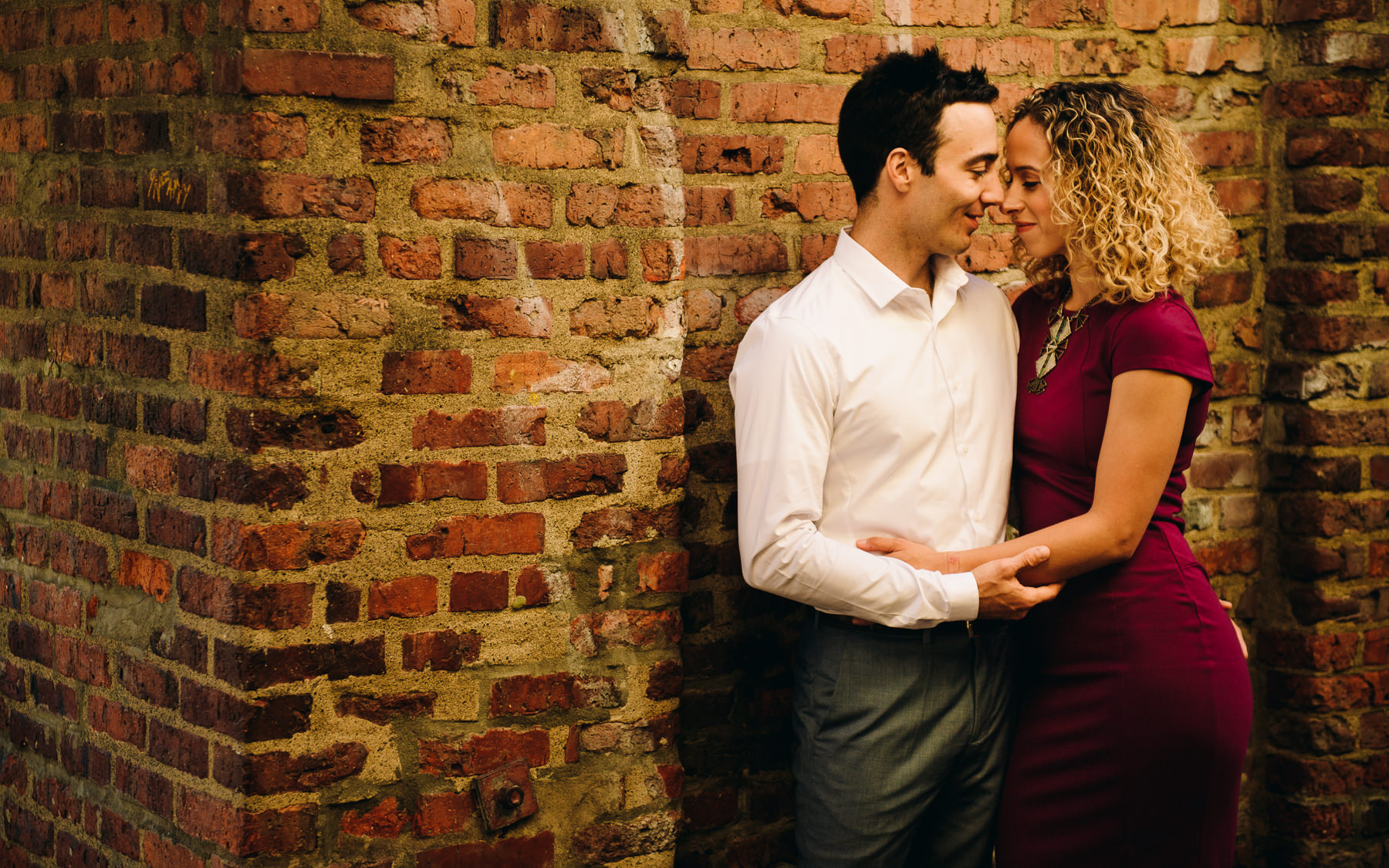 fall pike place market engagement photos