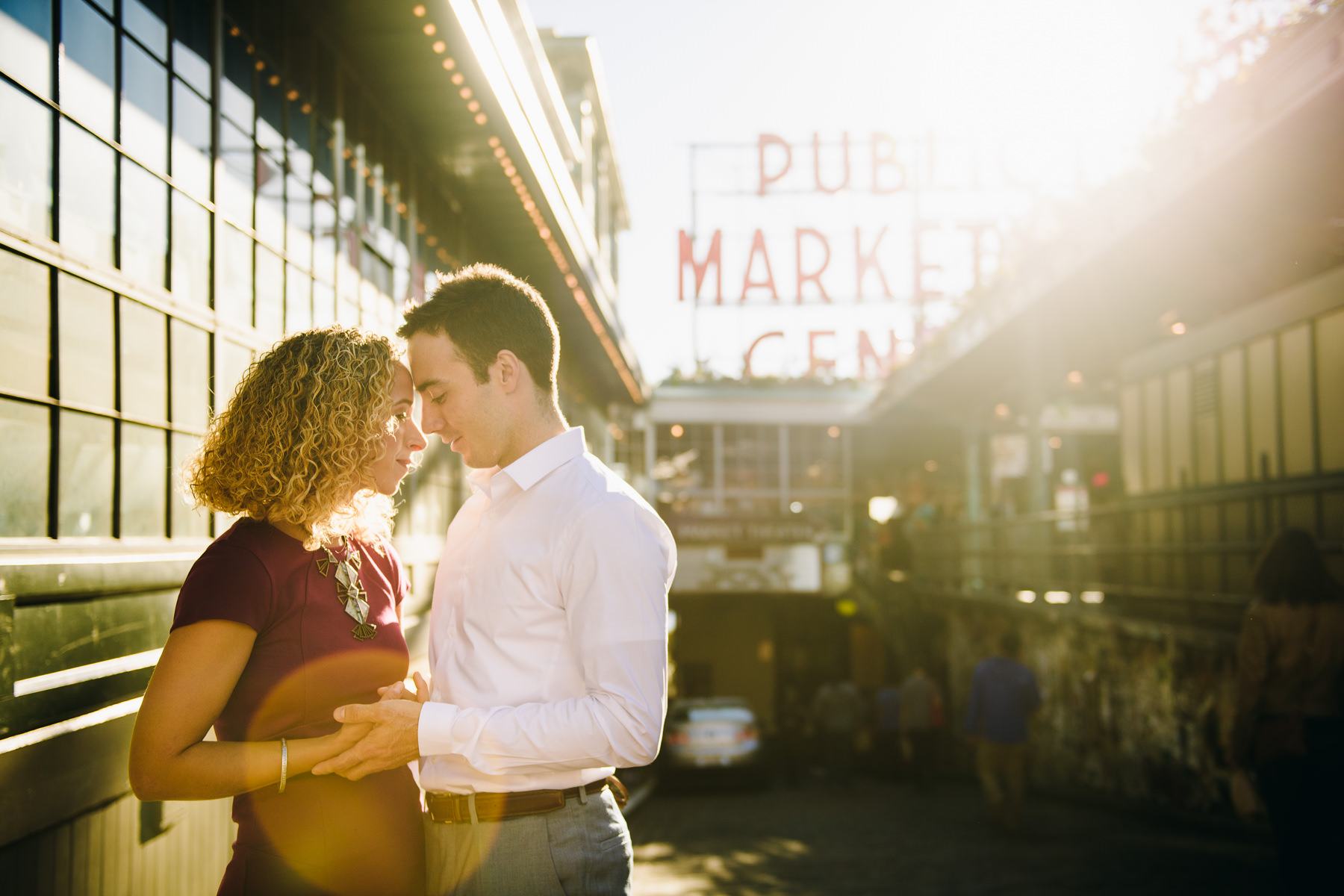 fall pike place market engagement photos