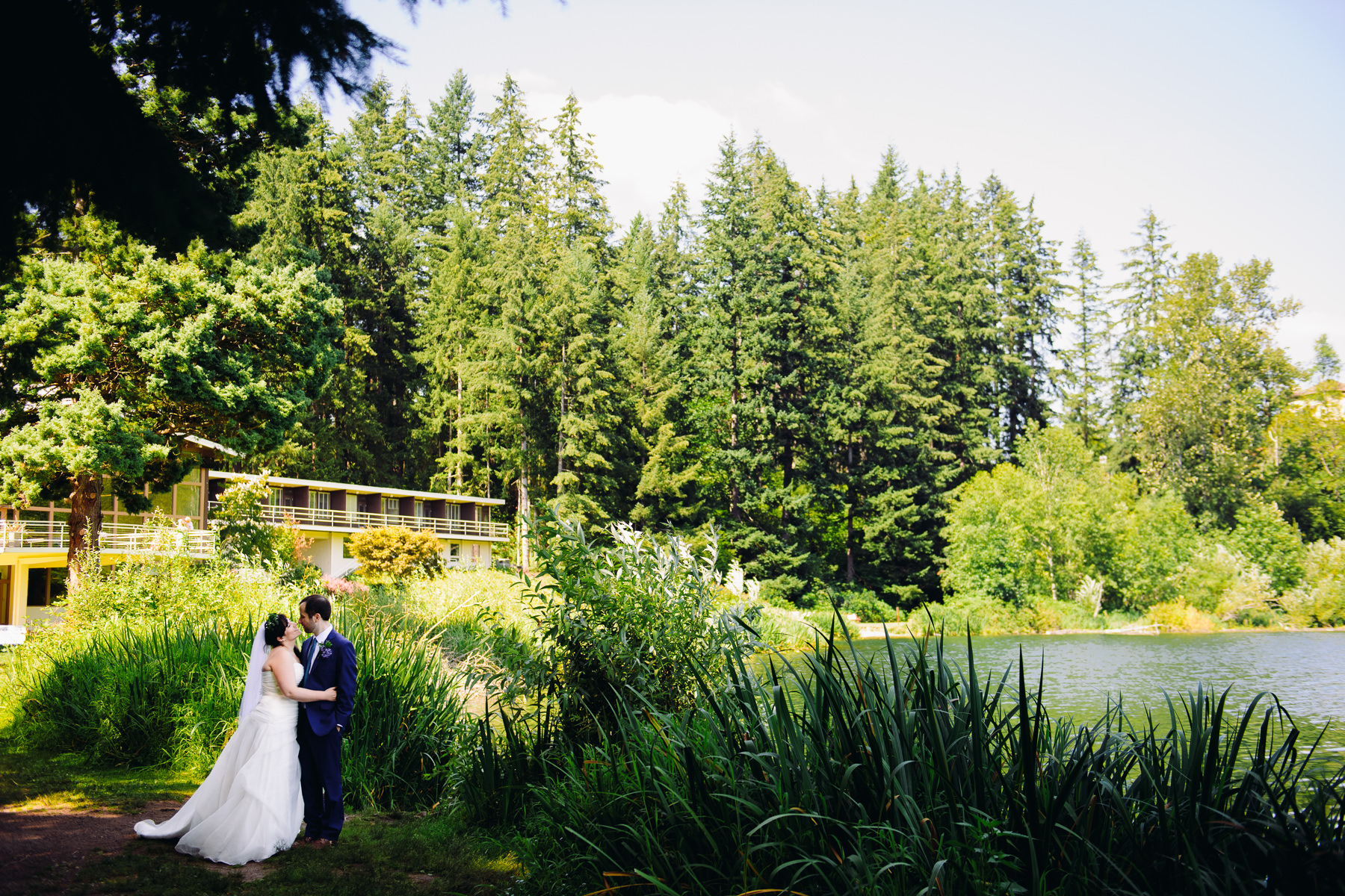 lake-wilderness-lodge-wedding-photos-39