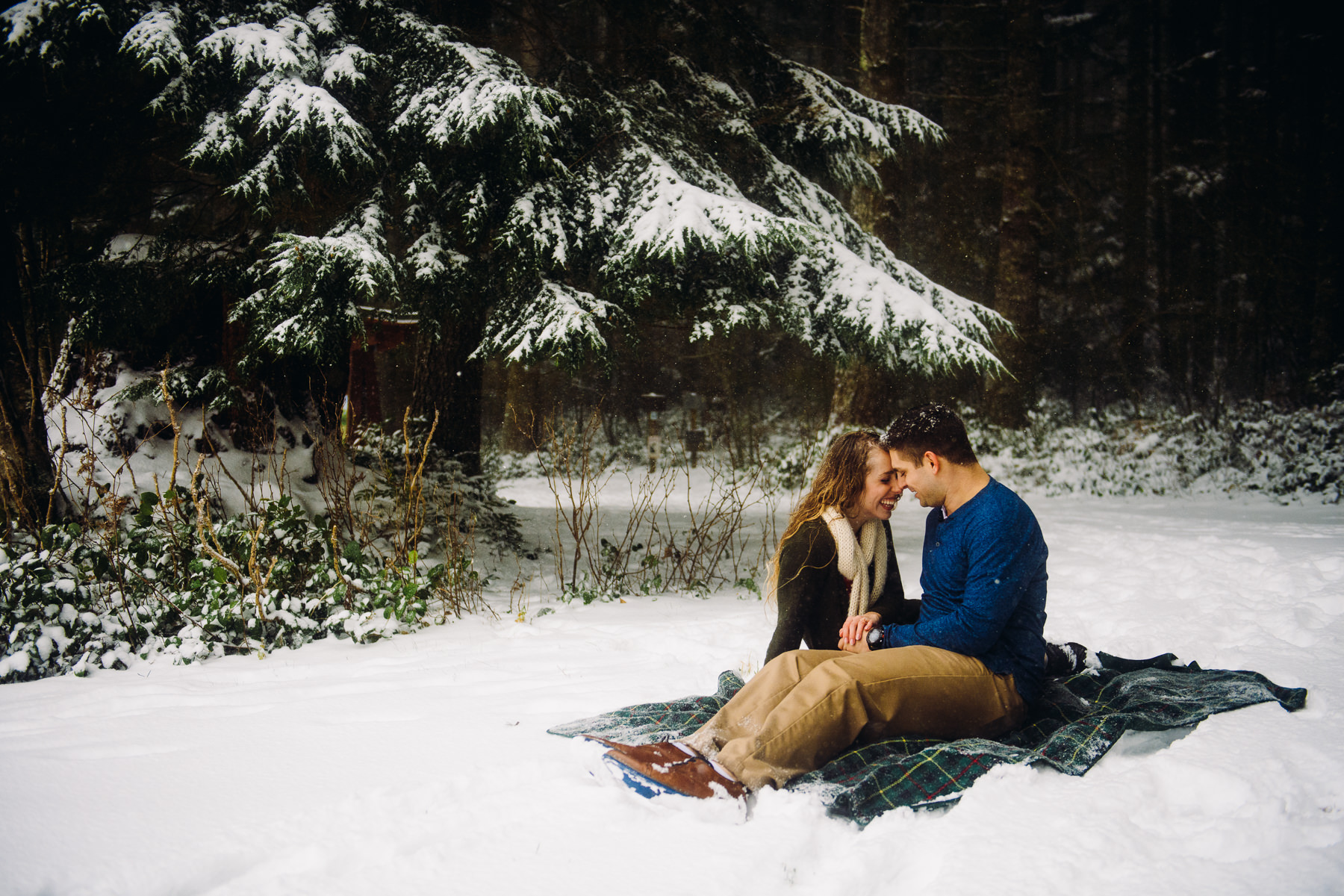 rattlesnake lake snowy engagement photos