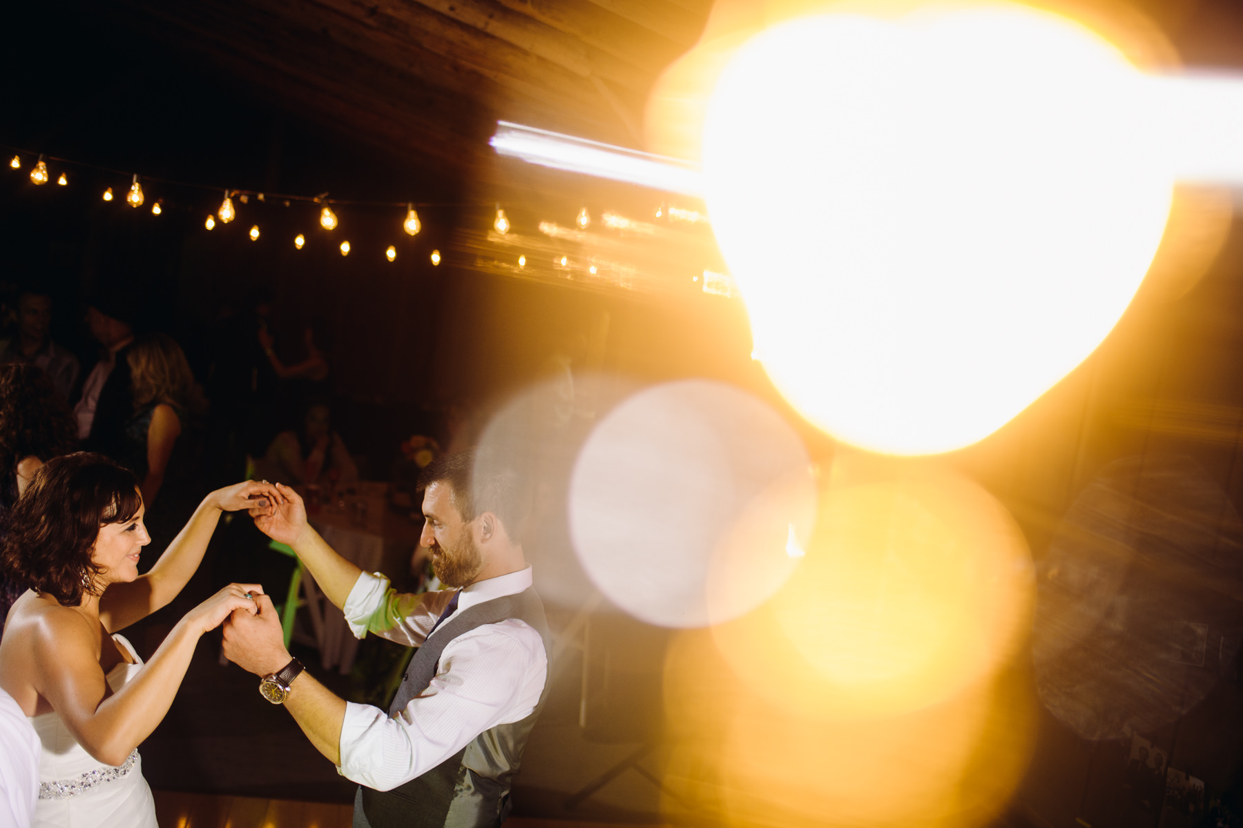 pomeroy farm bride and groom dancing