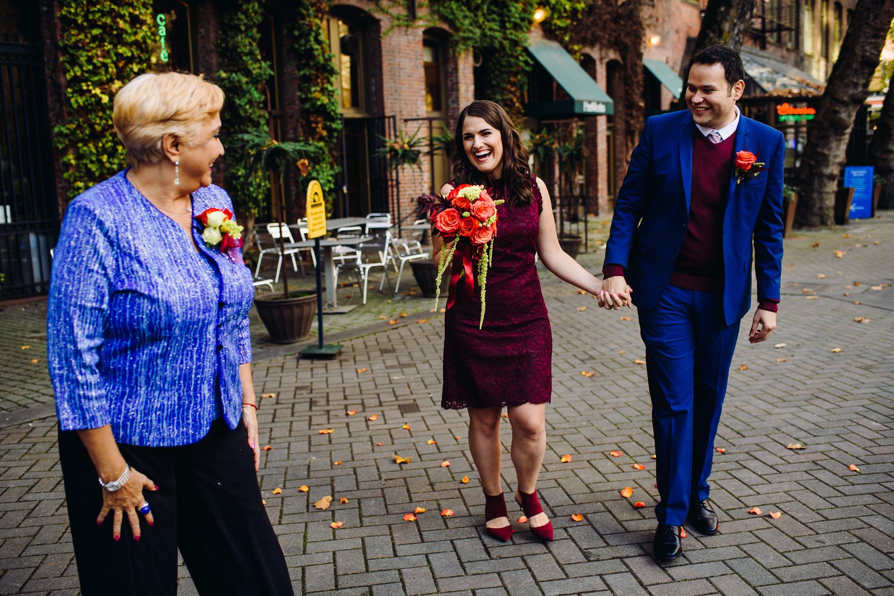 seattle courthouse wedding couple