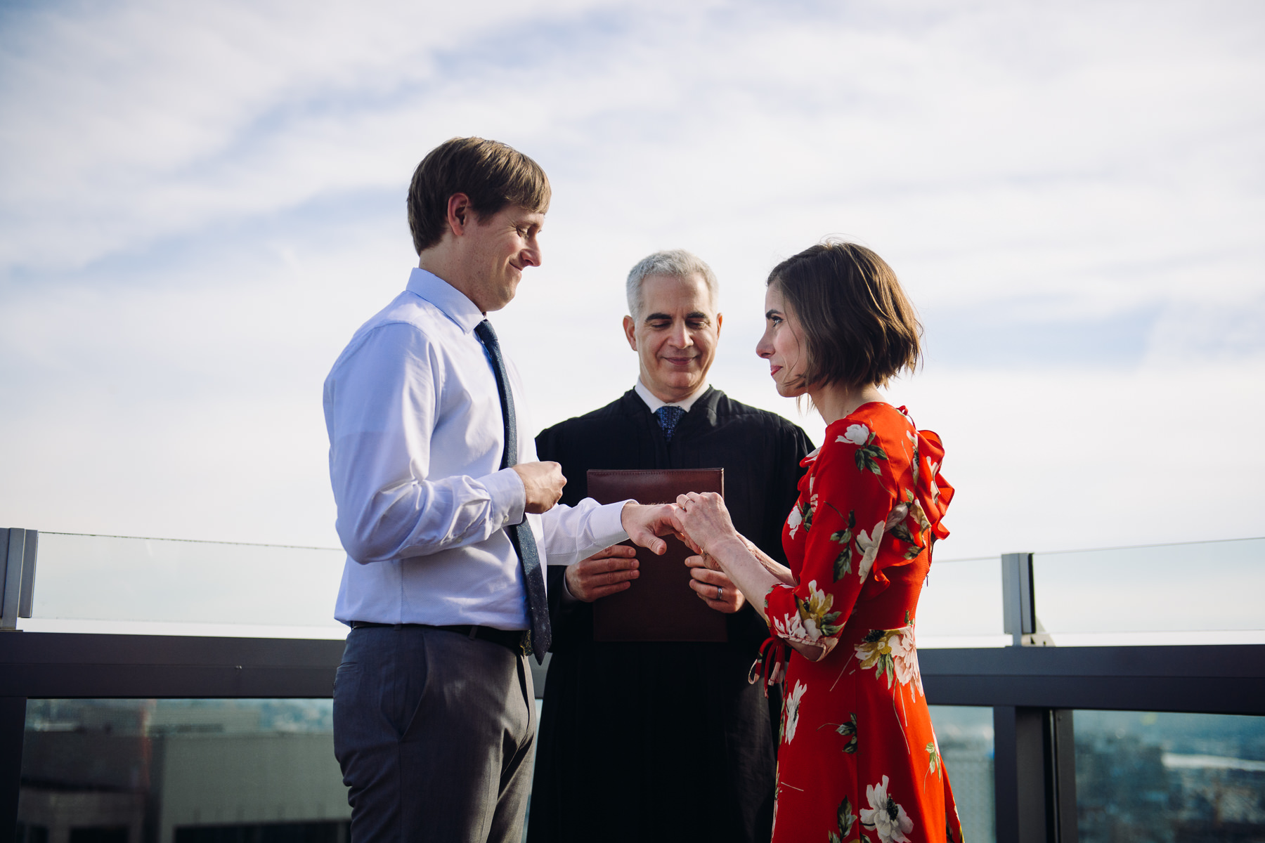 downtown-seattle-roof-top-elopement 