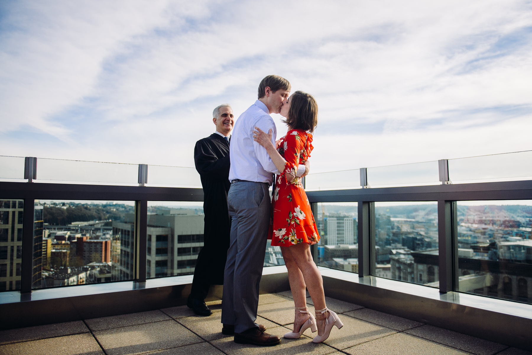 seattle-court-house-roof-top-wedding