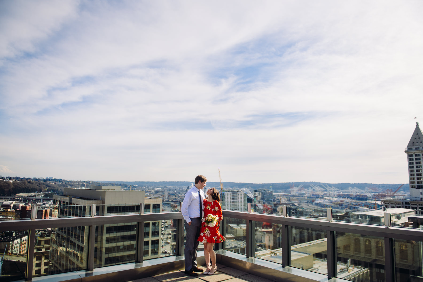 dramatic-seattle-court-house-wedding