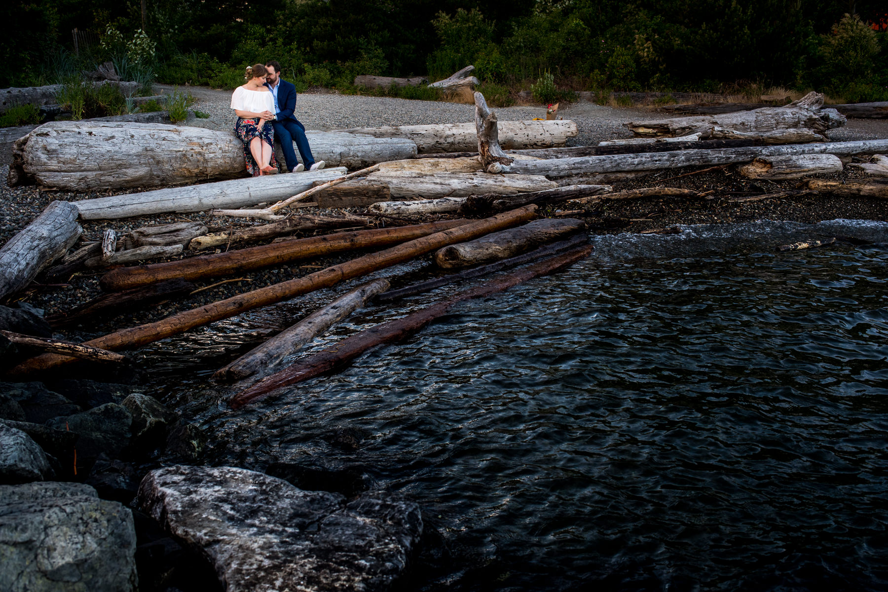 seattle beach engagement session