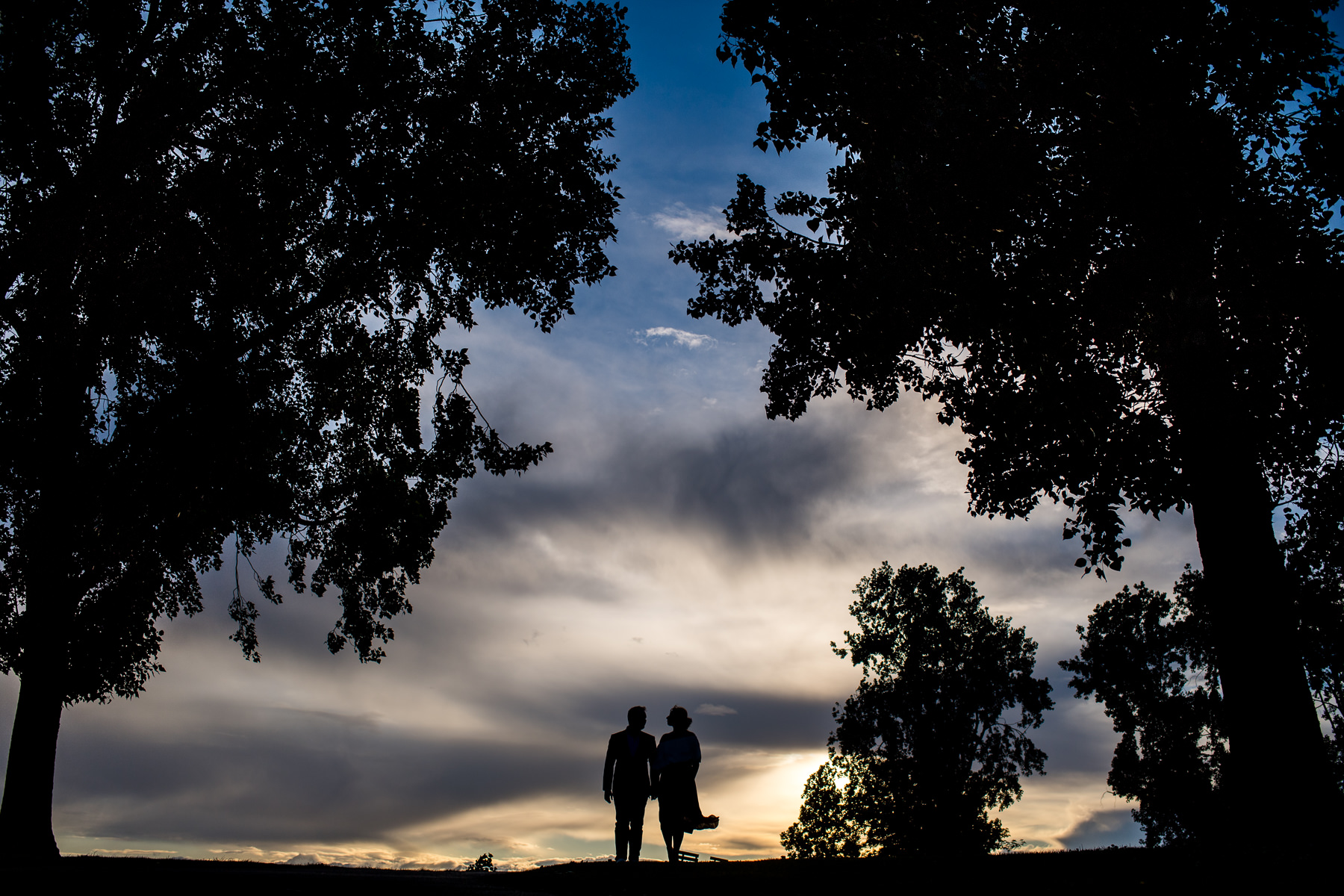 dramatic seattle sunset engagement session