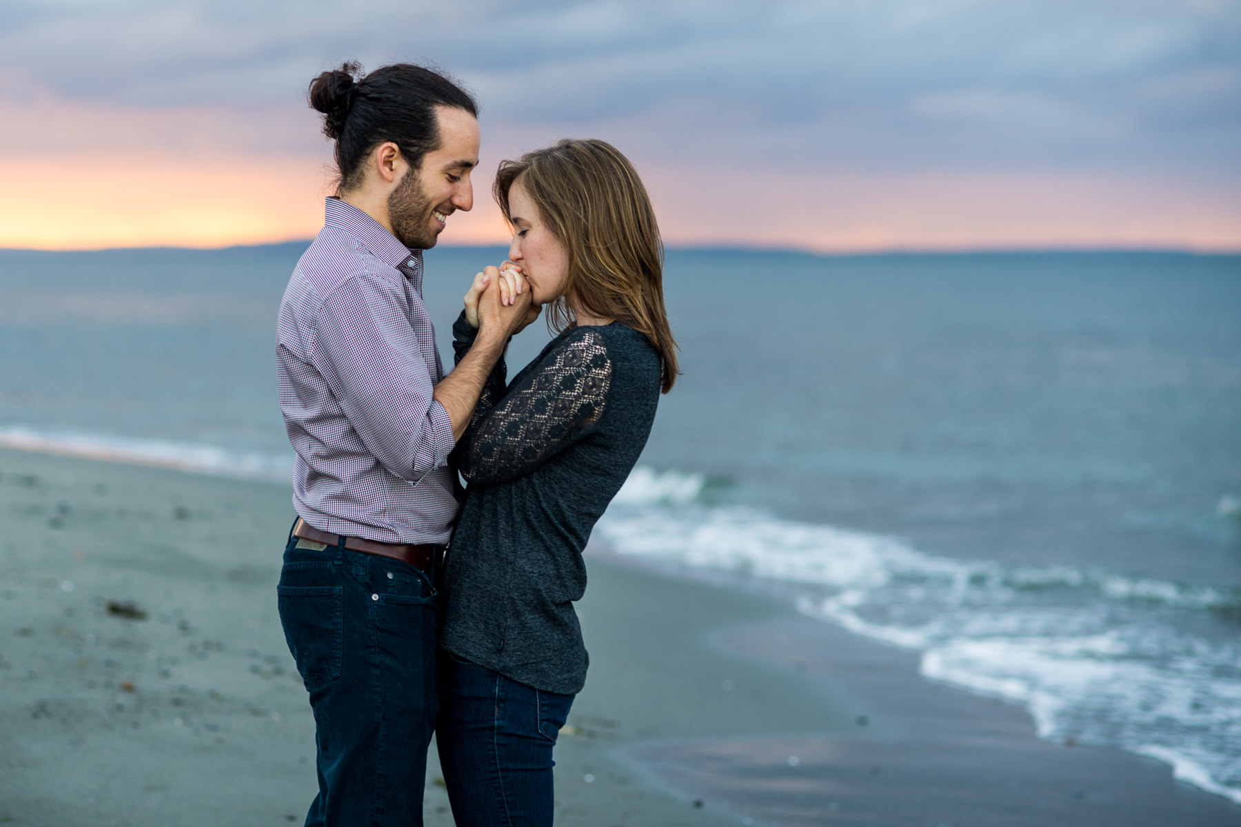 romantic seattle engagement session