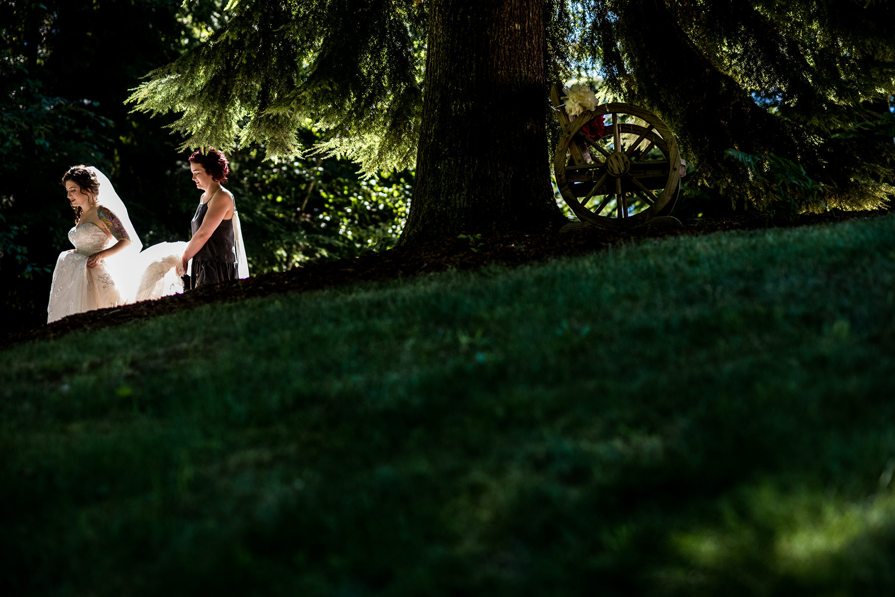 Bellingham backyard wedding first look