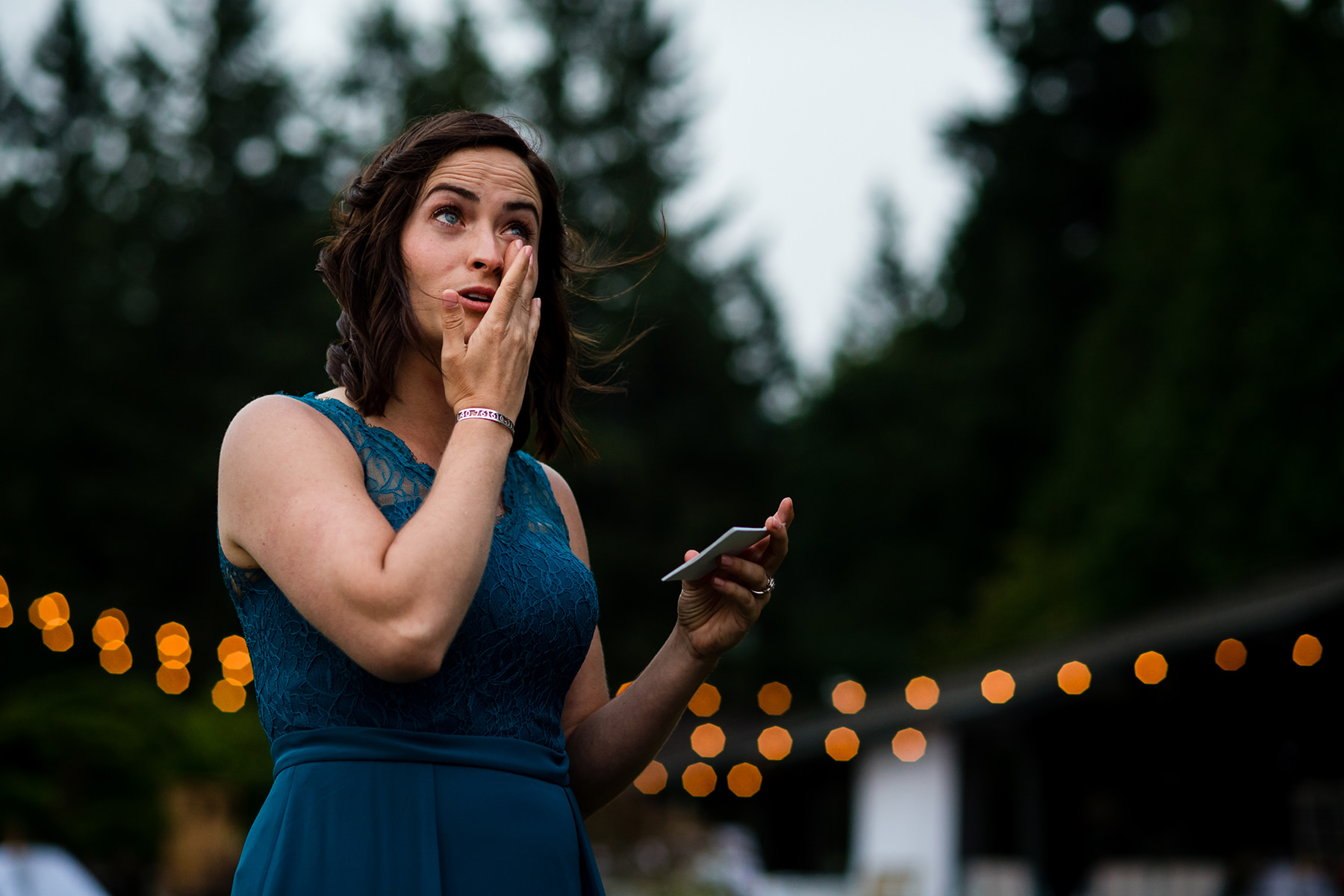 maid of honor crying during wedding toasts