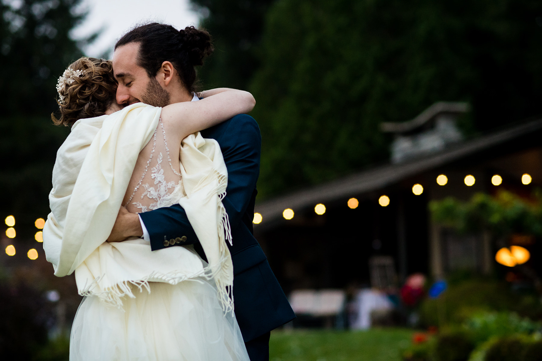 backyard wedding first dance