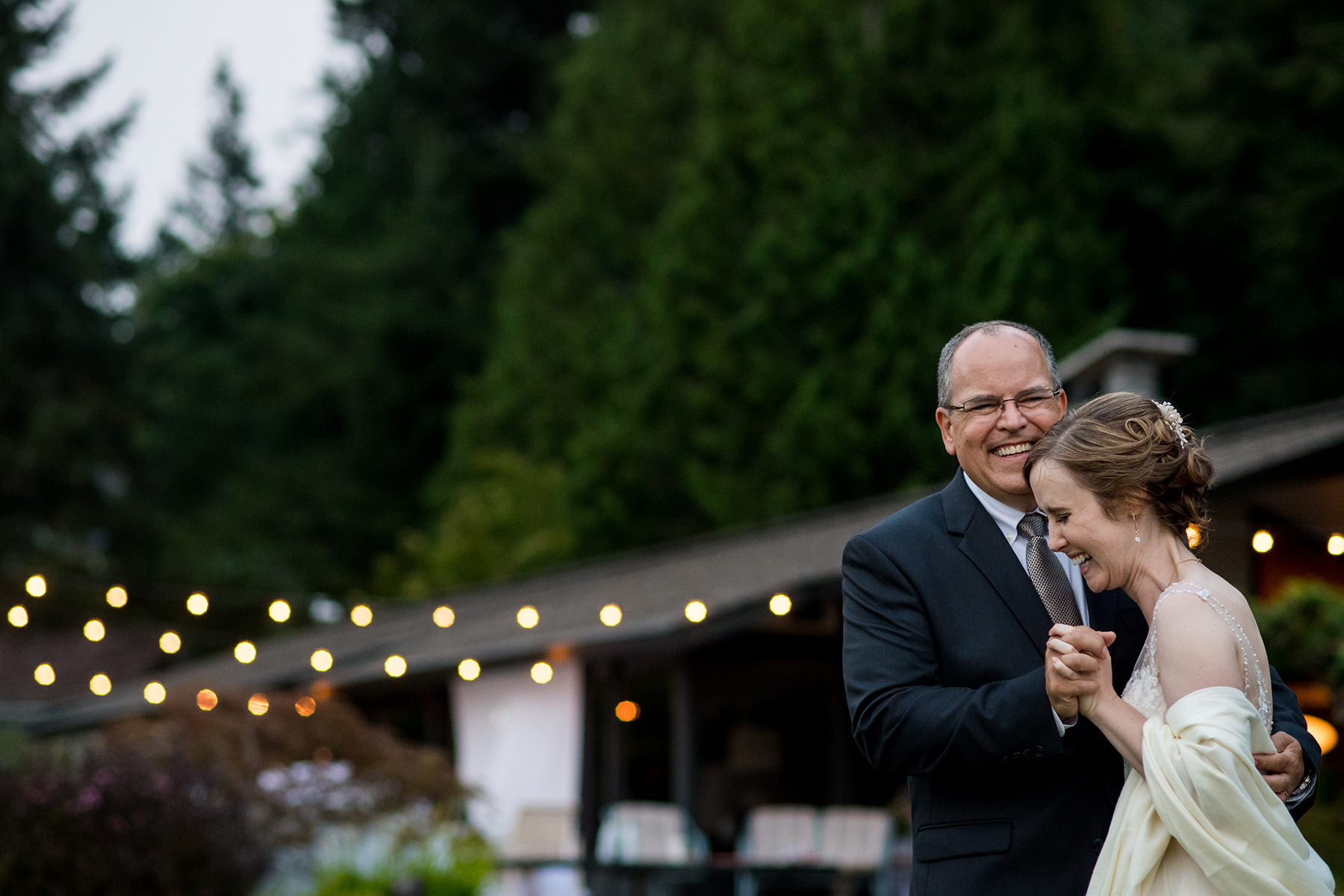 wedding father daughter dance moment