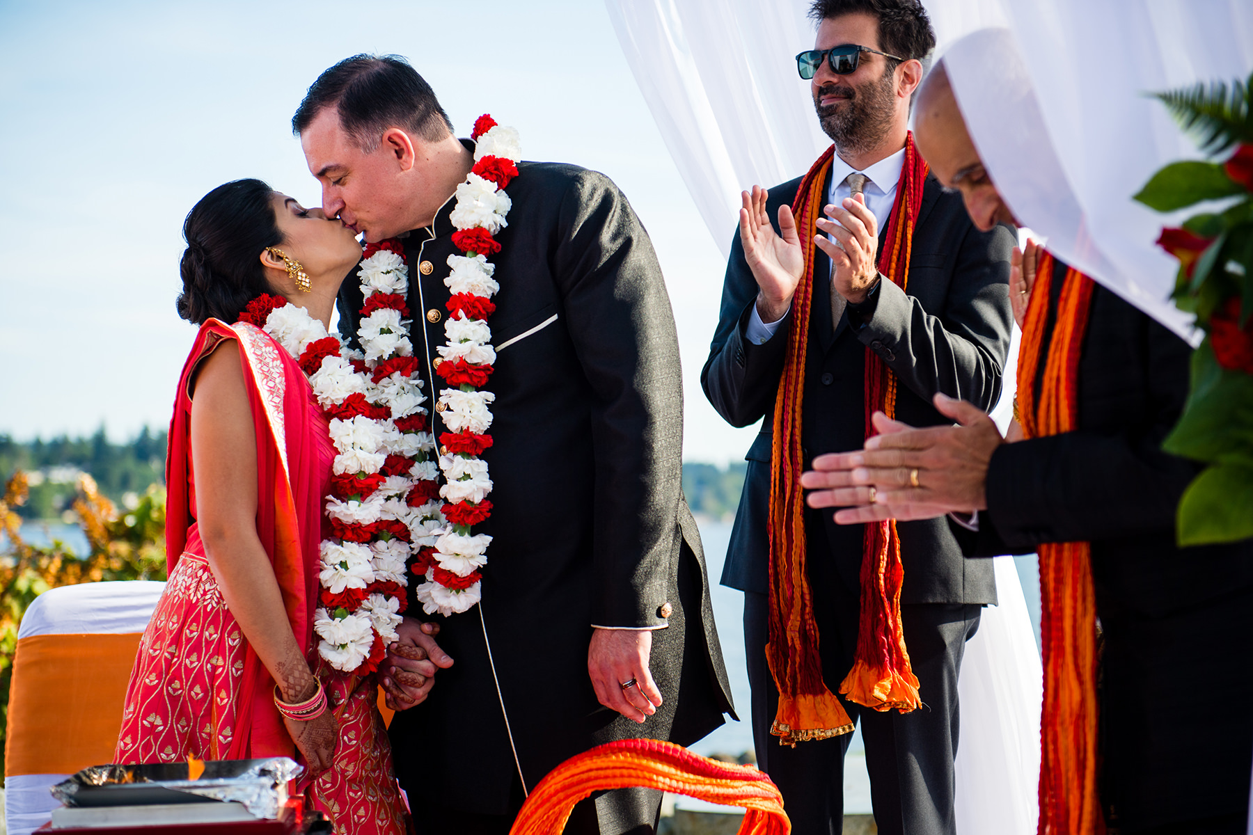 indian wedding first kiss